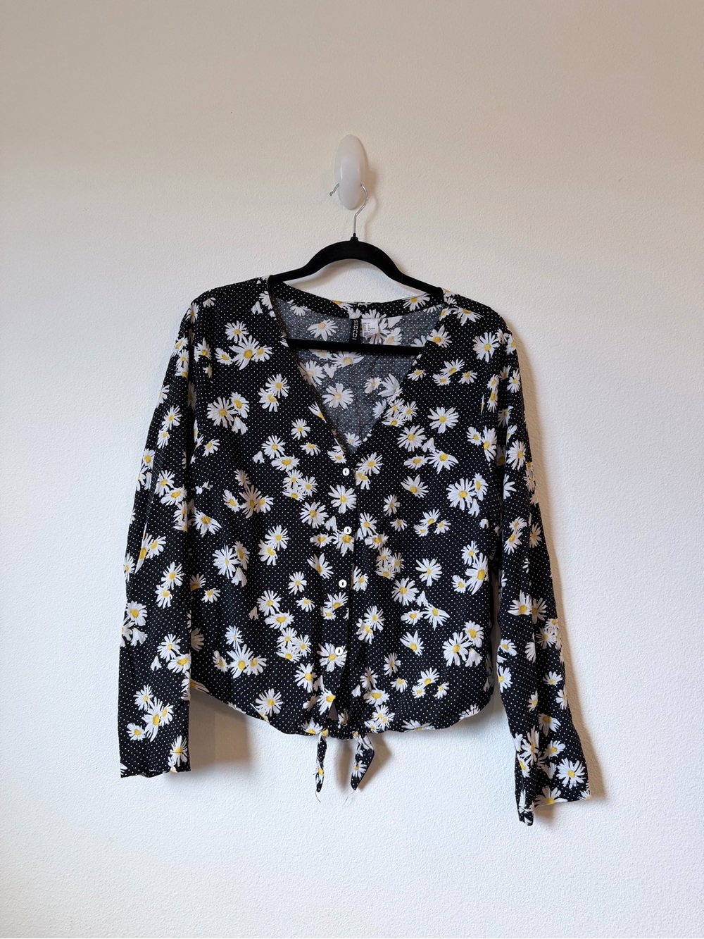 H&M Black Daisy Print Tie-Hem V-Neck Blouse